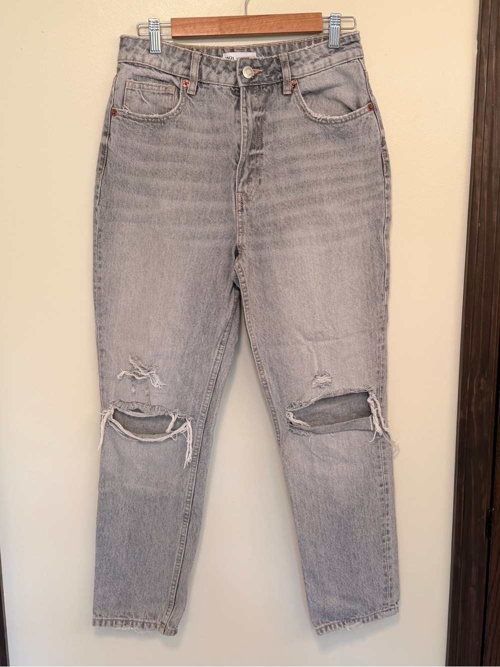 Zara High-Rise Distressed Women’s Jeans - Light Gray